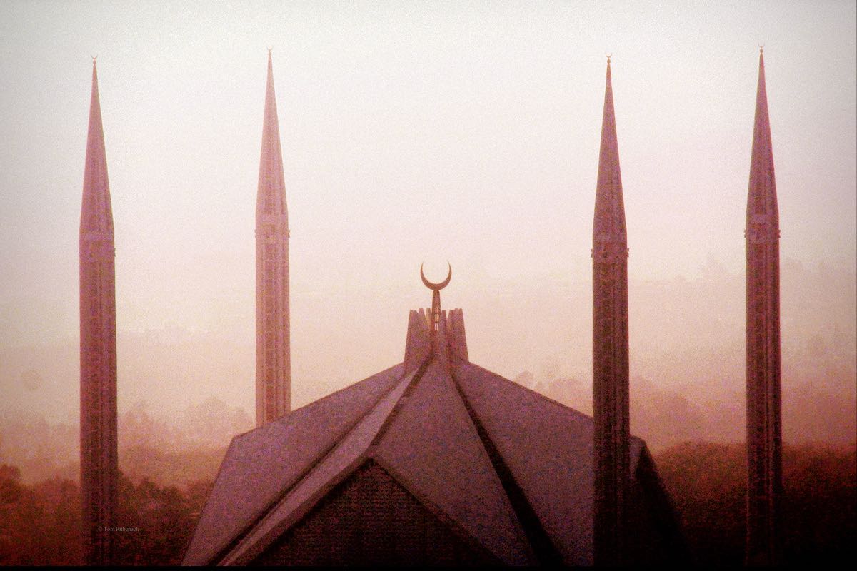 König Faisal Moschee in Islamabad, Pakistan © Tom Rübenach