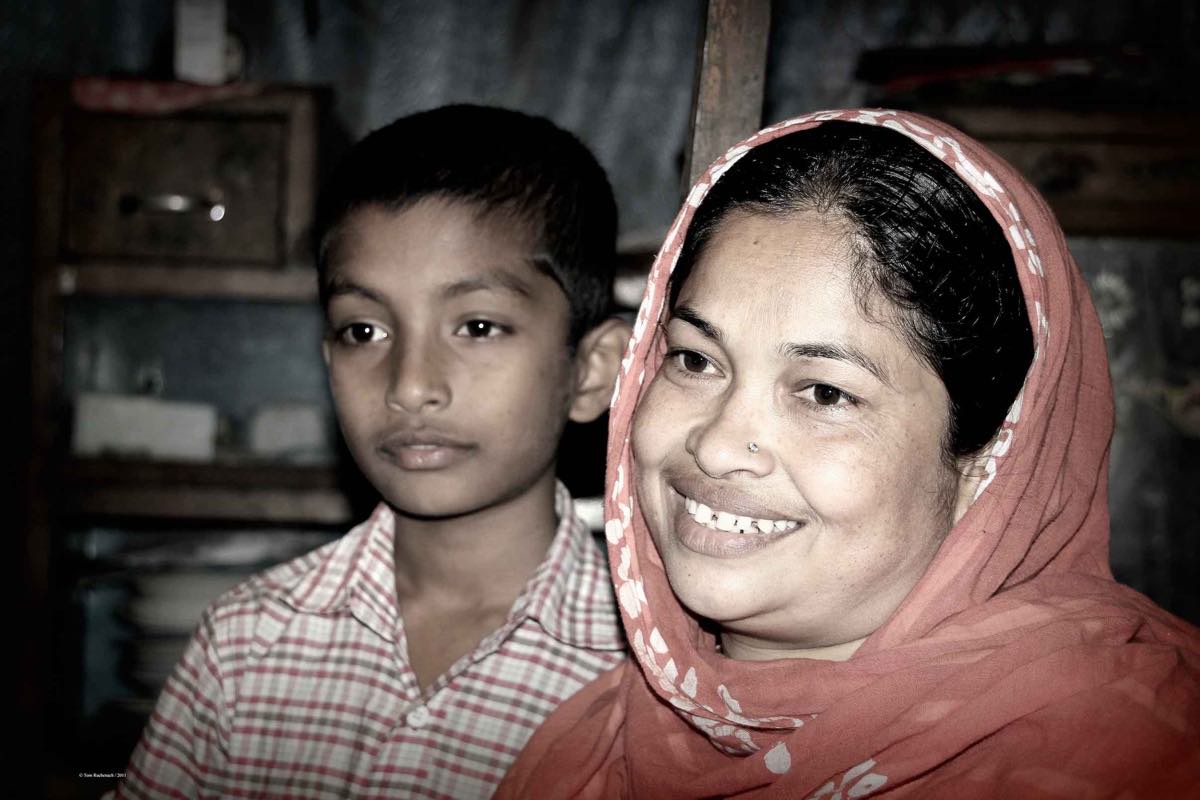 Die Großmutter lädt mich zu Eid ein © Tom Rübenach