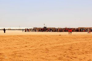 Queuing for water © Tom Rübenach