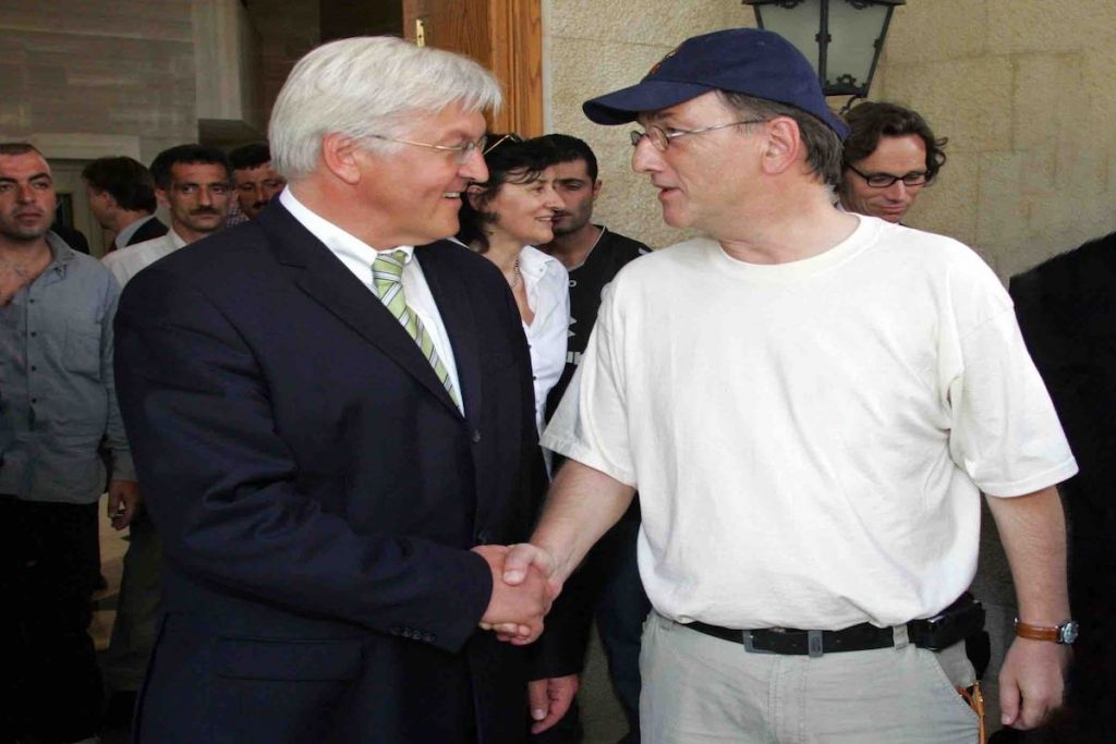 Der heutige Bundespräsident Steinmeier in Beirut (Libanon) mit Thomas Schwarz (rechts). Photo: Auswärtiges Amt