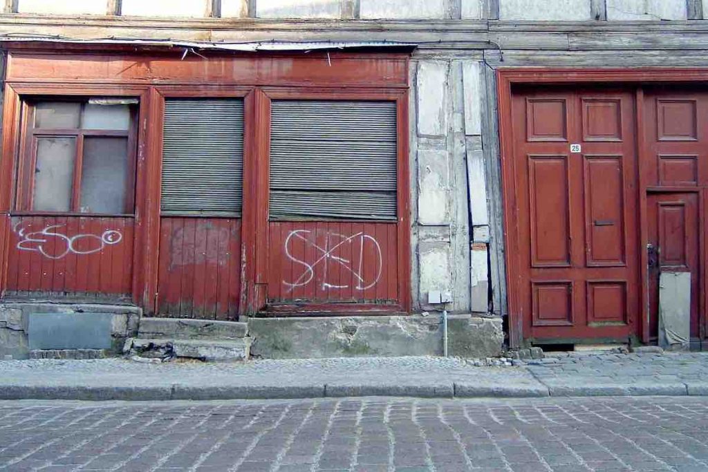 Straße mit Pflastersteinen © Tom Rübenach