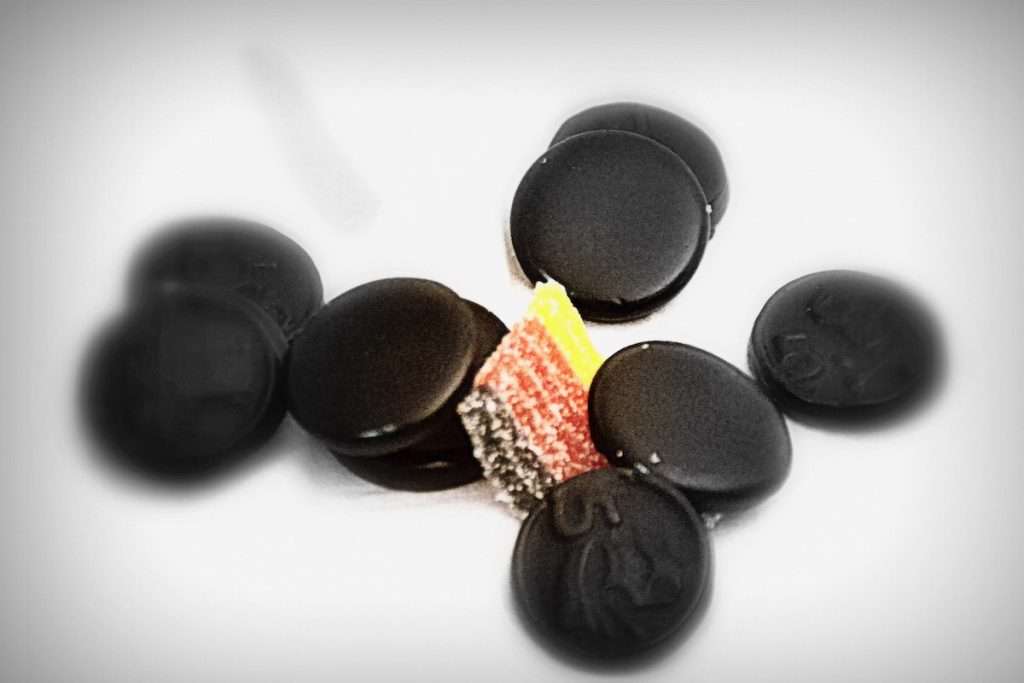 Deutschland-Fahne in Lakritz © Tom Rübenach