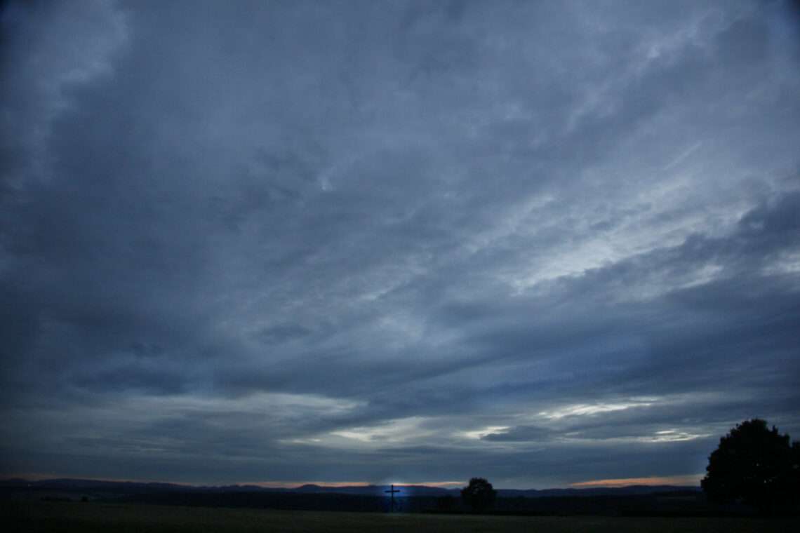 Symbol der Kirche: Das Kreuz auf der Erpeler Ley | Foto © Tom Rübenach